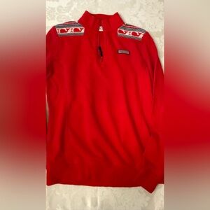 Vineyard Vines Red Top with Snow flakes and Whale Design EUC SIZE XS women’s